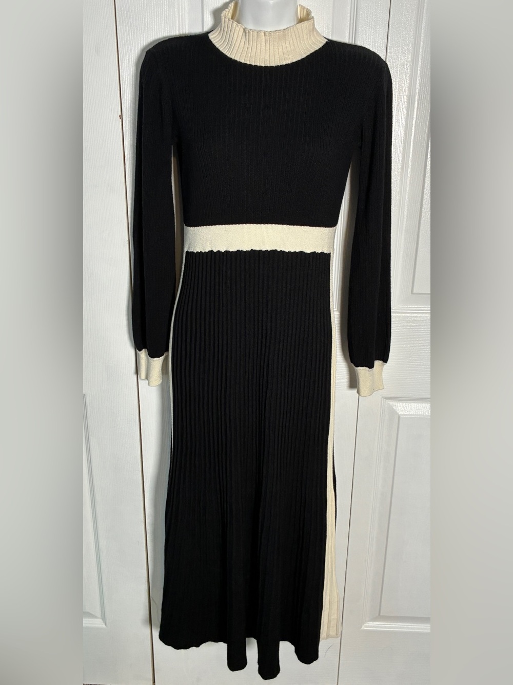 Sandra Darren Colorblock Mock Neck Sweater Maxi Dress M